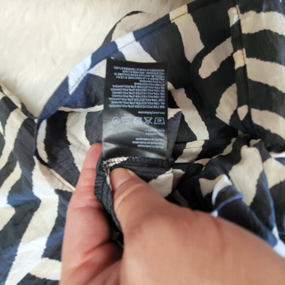 H&M Womens Crop Animal Print Lightweight Blouse Wrap Around Sz M Brown - Picture 10 of 10